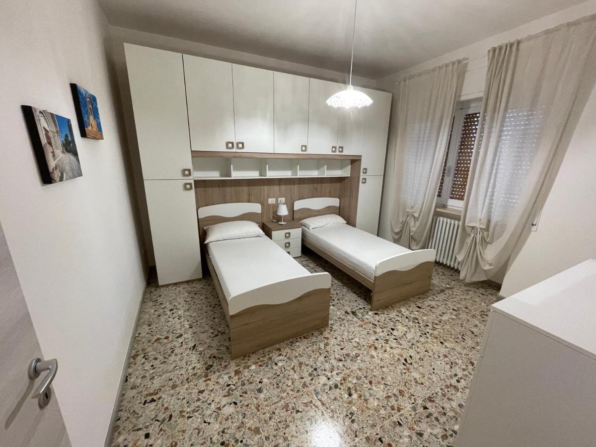 4 Pini Apartment Ancona Luaran gambar