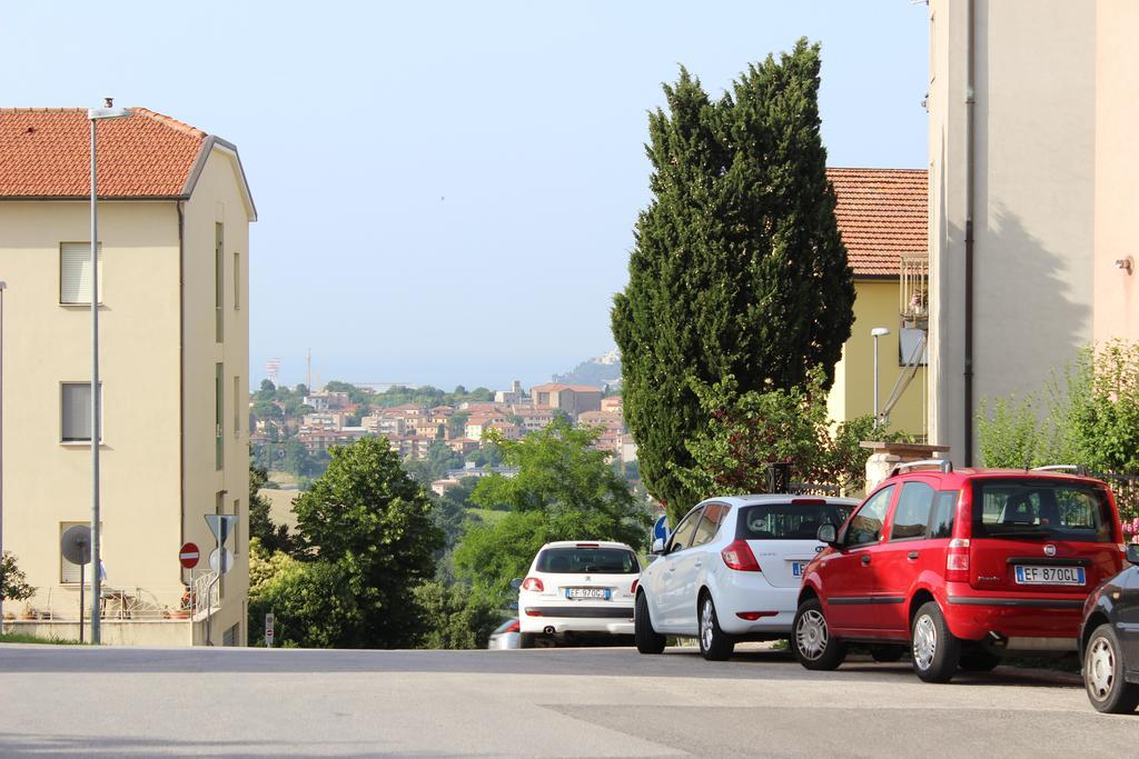 4 Pini Apartment Ancona Luaran gambar