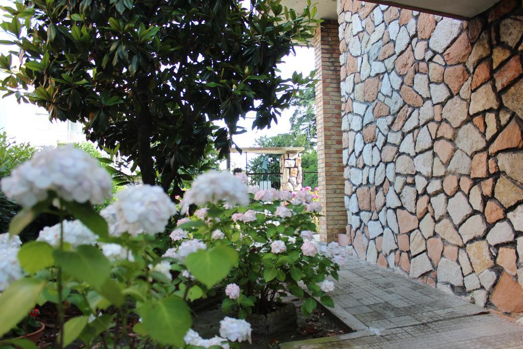 4 Pini Apartment Ancona Luaran gambar
